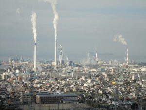 四国中央市紙産業の集積地